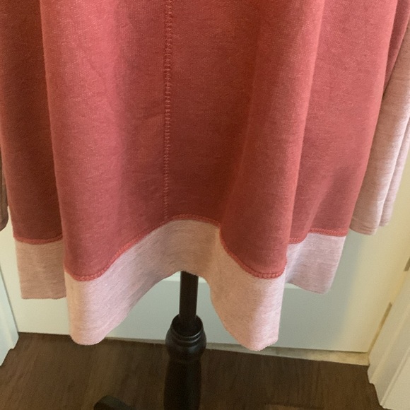 NWOT. Woman’s two tone long sleeve boatneck style top with cut out shoulders. - Picture 4 of 8